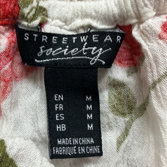 🌺Streetwear Society Floral Off Shoulder Bell Sleeve Crop Top Size M - Picture 2 of 4